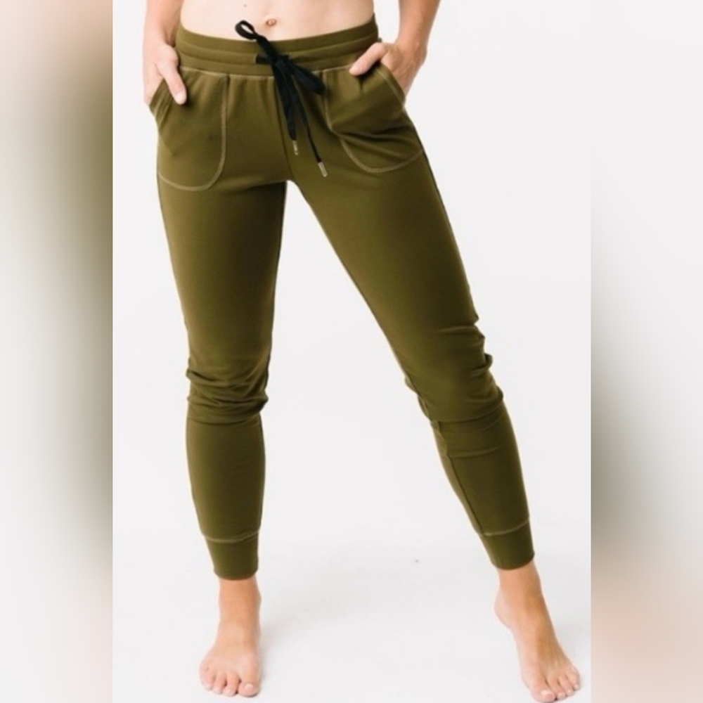 ZYIA Unwind Jogger